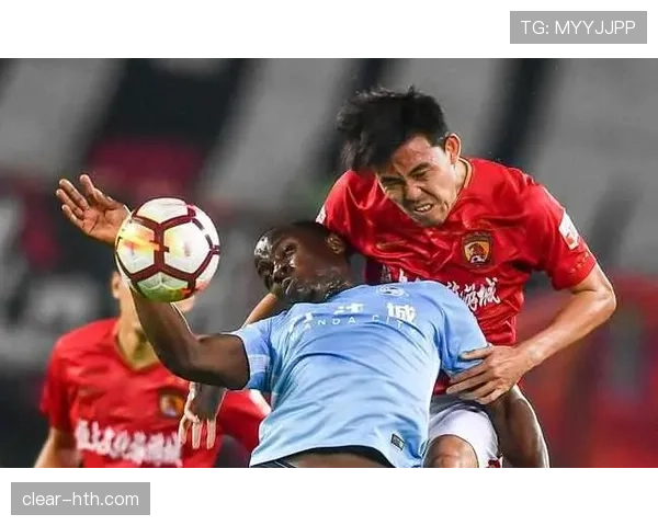 雷吉纳斗志昂扬,精彩进球与激烈对抗彰显赛季竞争力 雷吉纳斗志昂扬,精彩进球与激烈对抗彰显赛季竞争力